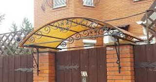 Навесы над калиткой - монтаж в Тольятти от ООО "НАВЕС СТРОЙ" | от 1768 рублей
